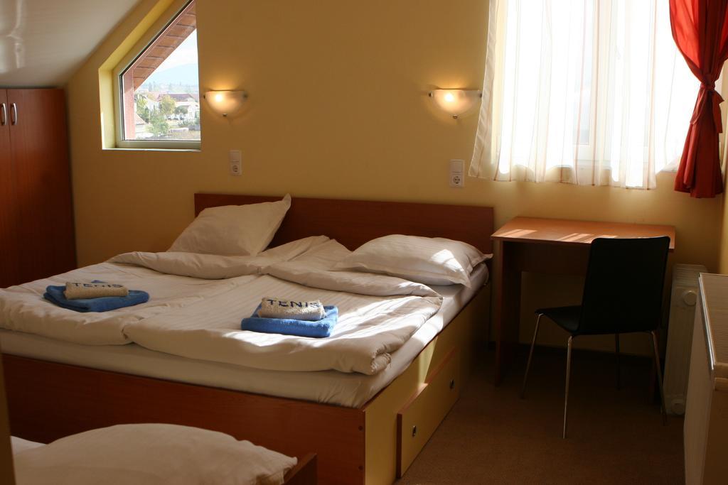 Hotel Pamira Sibiu Kamer foto